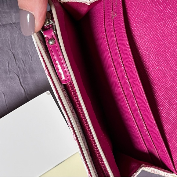 Coach Poppy White and Pink Heart Pattern Wallet - Picture 7 of 9